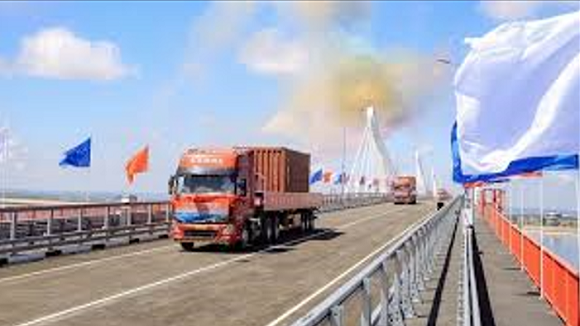 china russia road